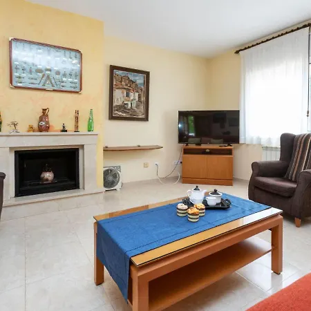 Holiday home Holiday Treumal D'alt *